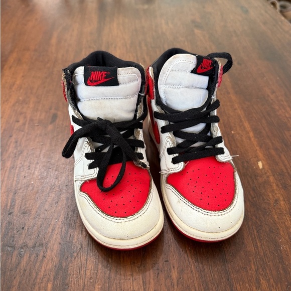 Nike Air Jordan 1 Retro High Heritage Boy's Size 10c Sneakers Red White - Picture 5 of 9
